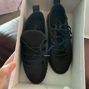 Young men’s shoes, never worn